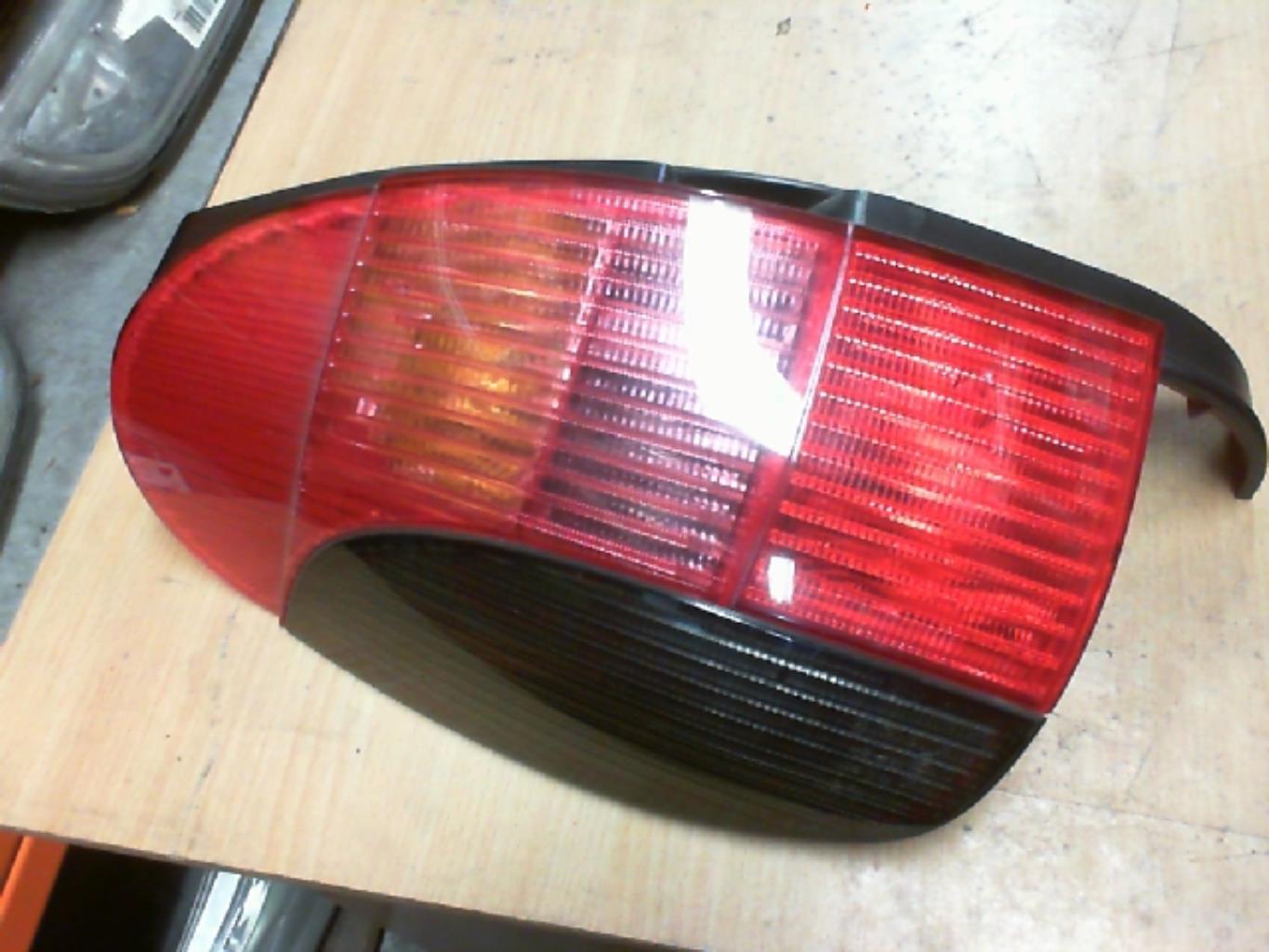Fanale posteriore principale sinistro (luci) PEUGEOT 306 BREAK Diésel - 1