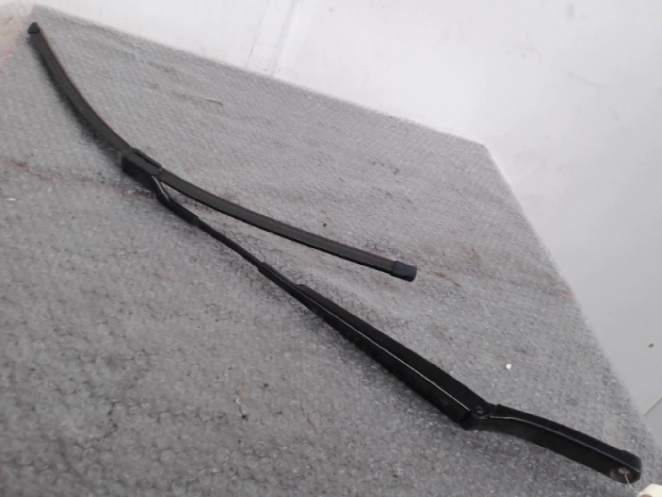 Braccio tergicristallo anteriore sinistro VOLKSWAGEN POLO 5 PHASE 2 Diésel - 1