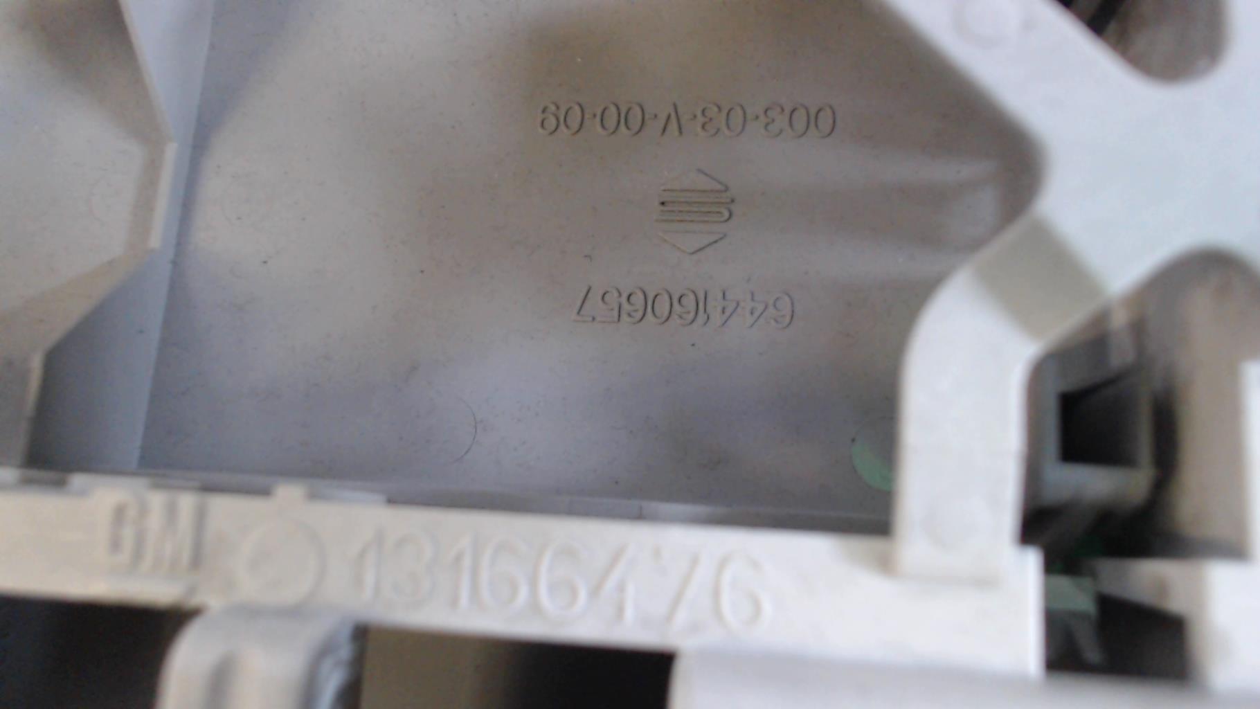 Luce di cortesia OPEL ZAFIRA B PHASE 2 Diésel - 1