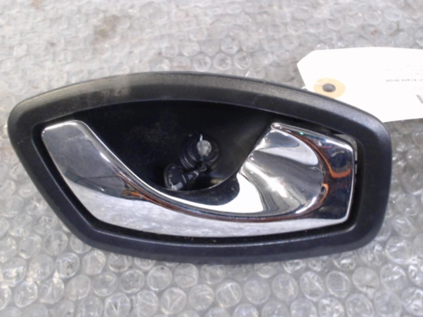 Poignee interieur avant droit RENAULT CLIO 4 PHASE 1 Diesel - 1
