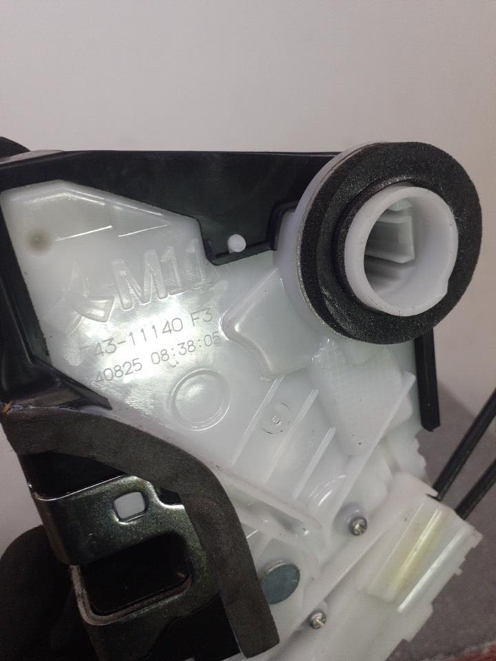Serratura anteriore sinistra TOYOTA YARIS 3 PHASE 2 Gasolina - 1