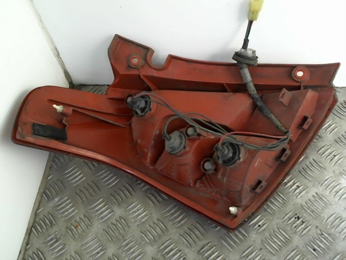 Fanale posteriore principale destro (luci) SUZUKI SWIFT 3 Diésel - 1