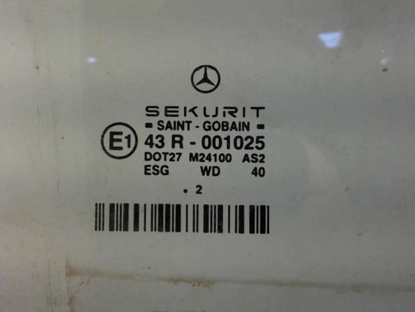 Vitre arriere droit MERCEDES CLASSE E 211 PHASE 1 Diesel - 1