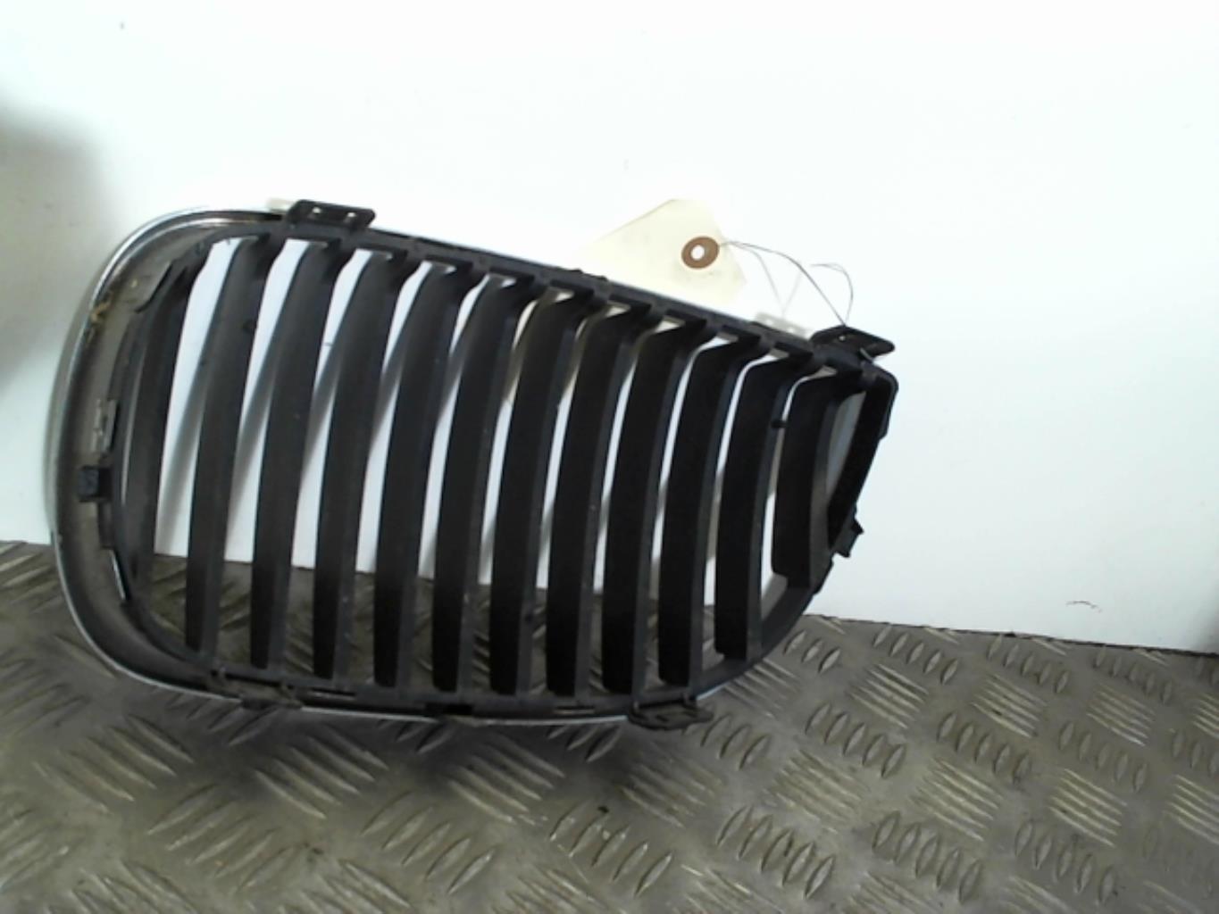 Calandre droite BMW SERIE 1 E87 PHASE 1 Essence - 1