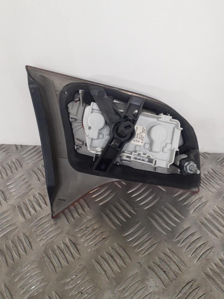 Feu arriere secondaire droit (feux) AUDI A4 2 AVANT PHASE 2 BREAK Diesel - 1