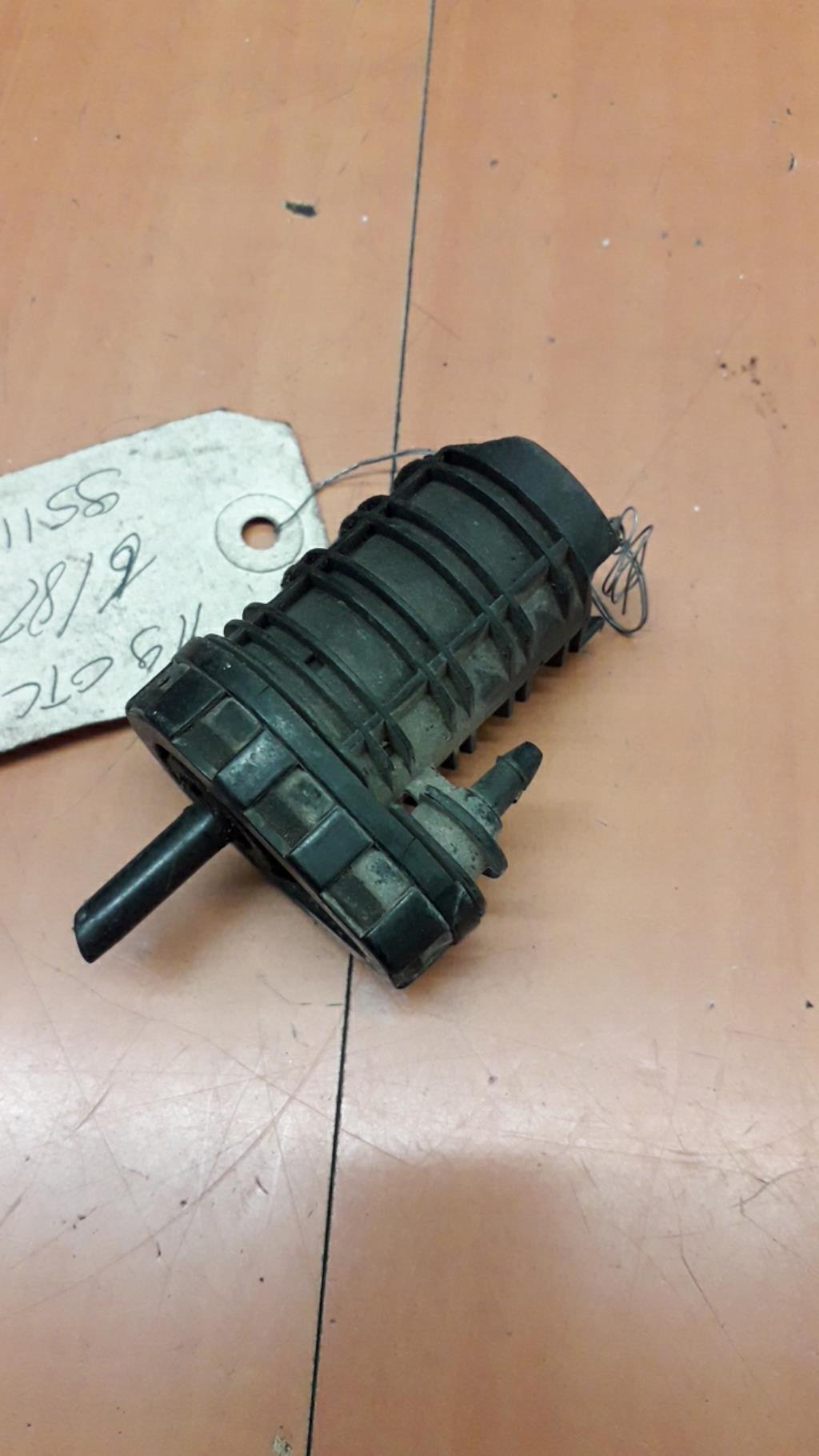 Pompa lavacristalli anteriore RENAULT R9  - 1