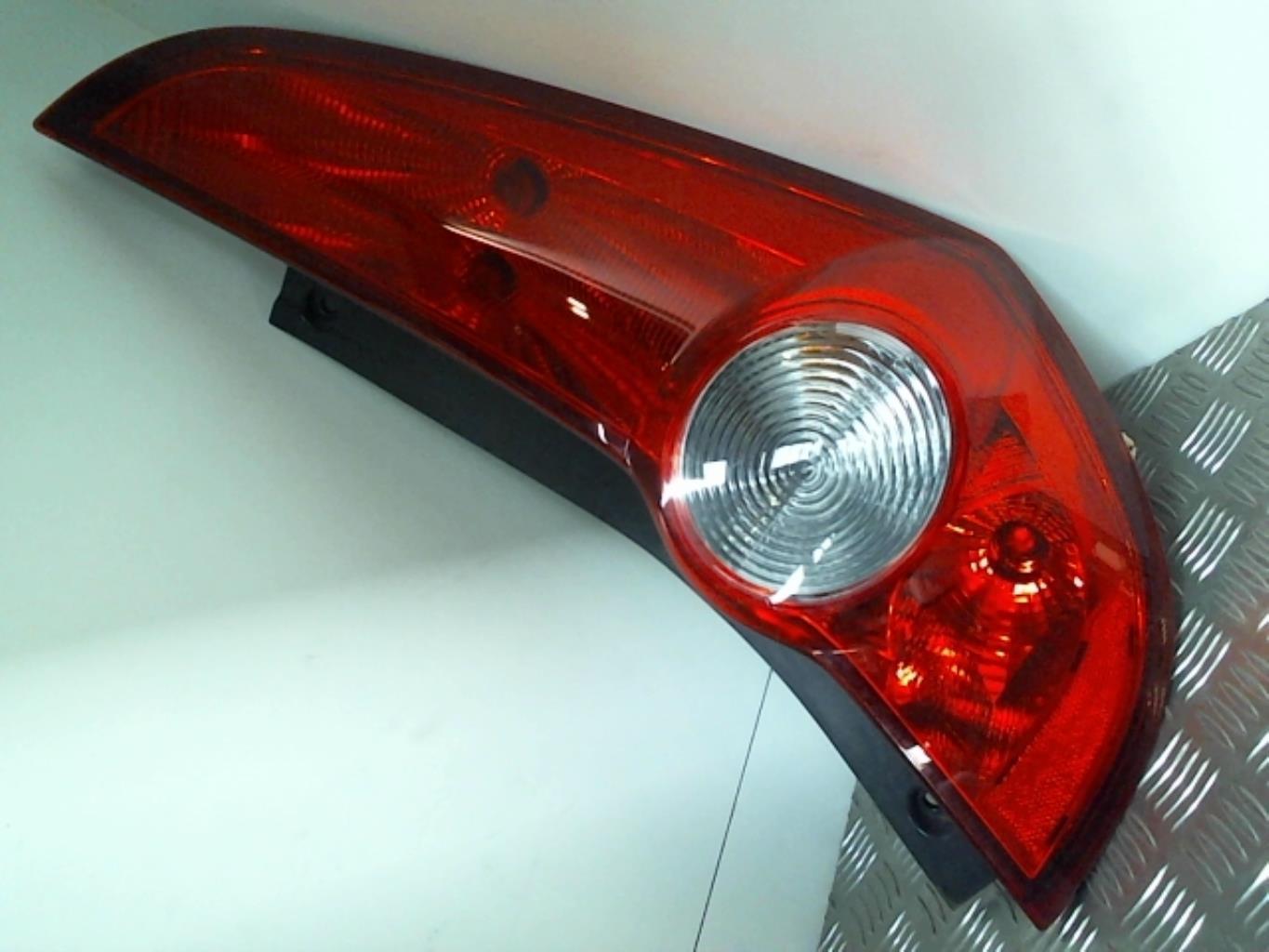 Fanale posteriore principale destro (luci) OPEL AGILA B Gasolina - 1