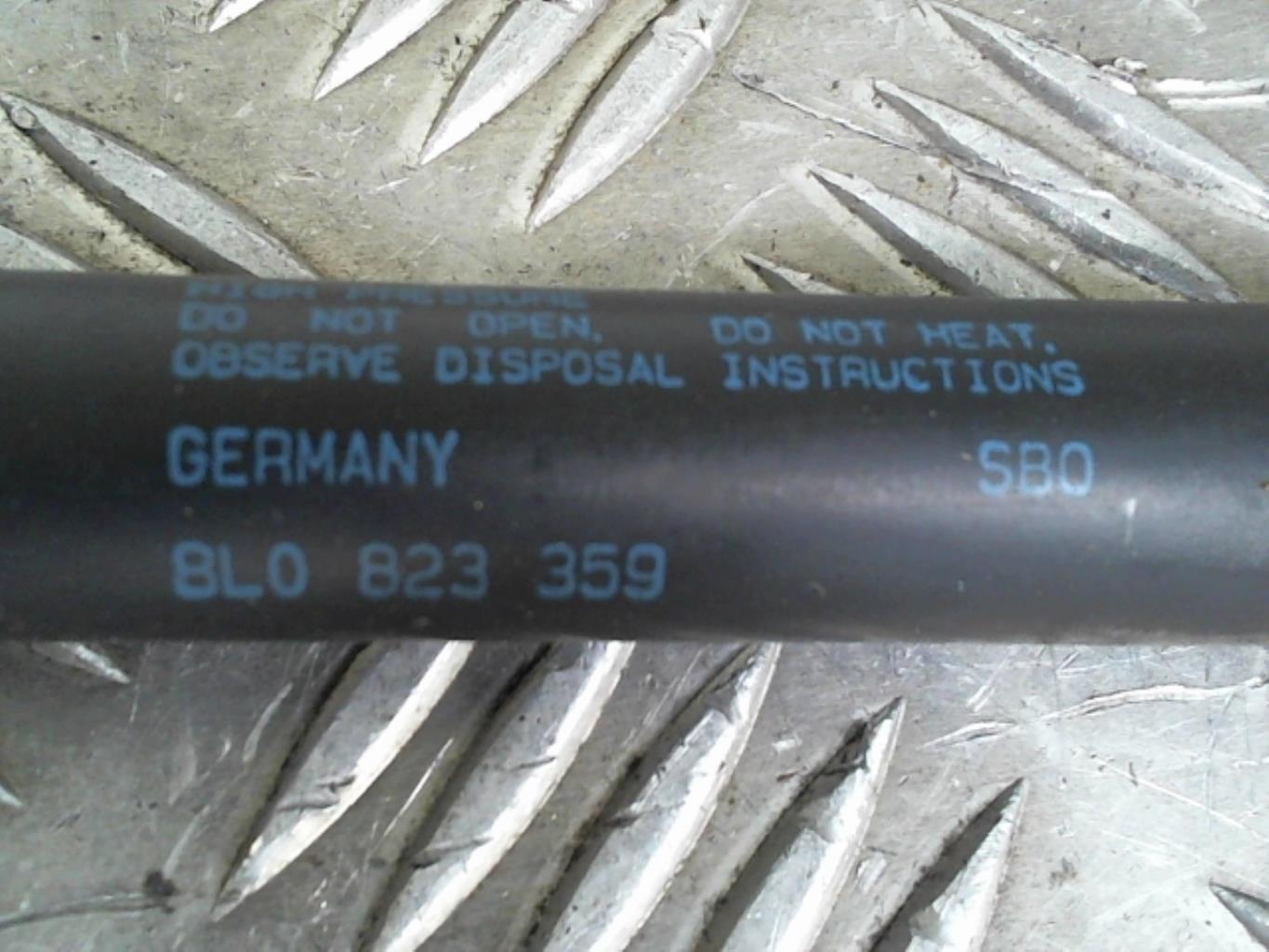 Verin de capot AUDI A3 1 PHASE 2 Diesel - 1