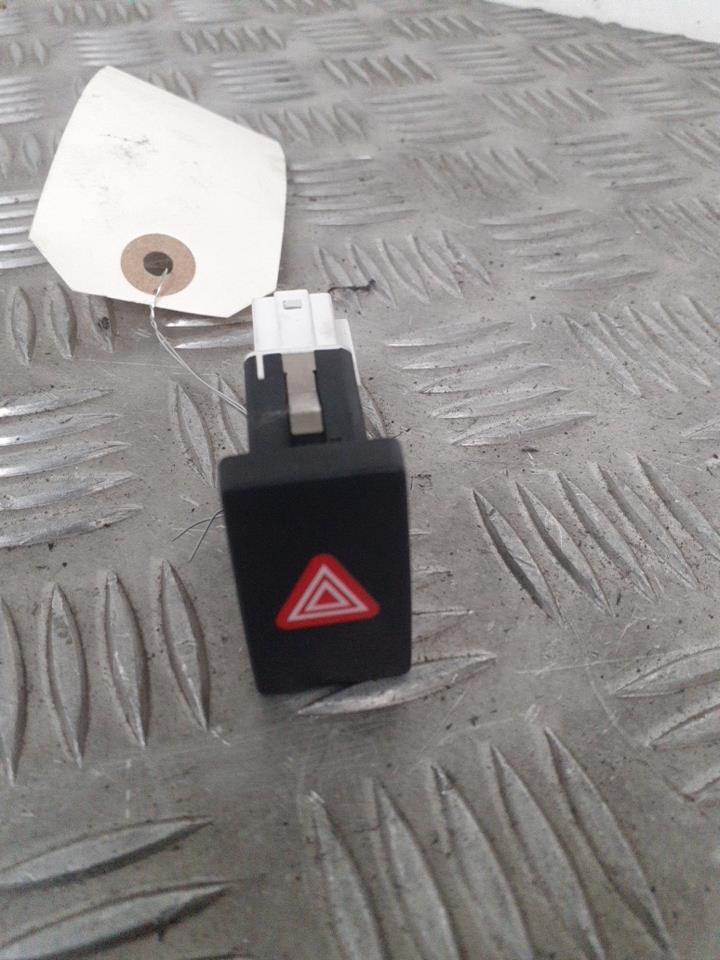 Bouton de warning VOLKSWAGEN GOLF 6 Diesel - 1