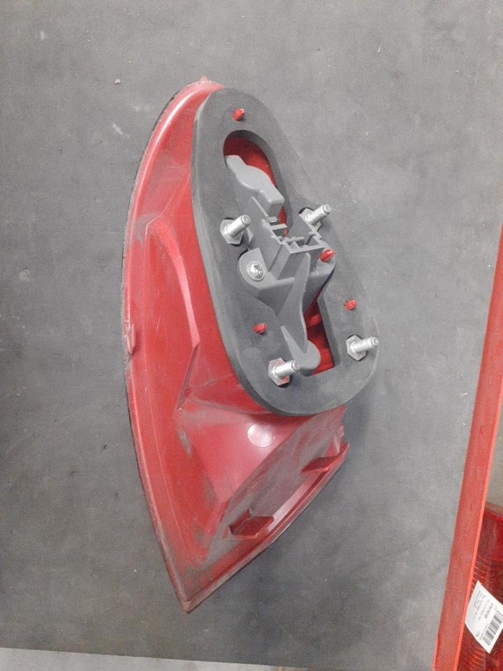 Fanale posteriore principale destro (luci) ALFA ROMEO 147 PHASE 2 Diésel - 1