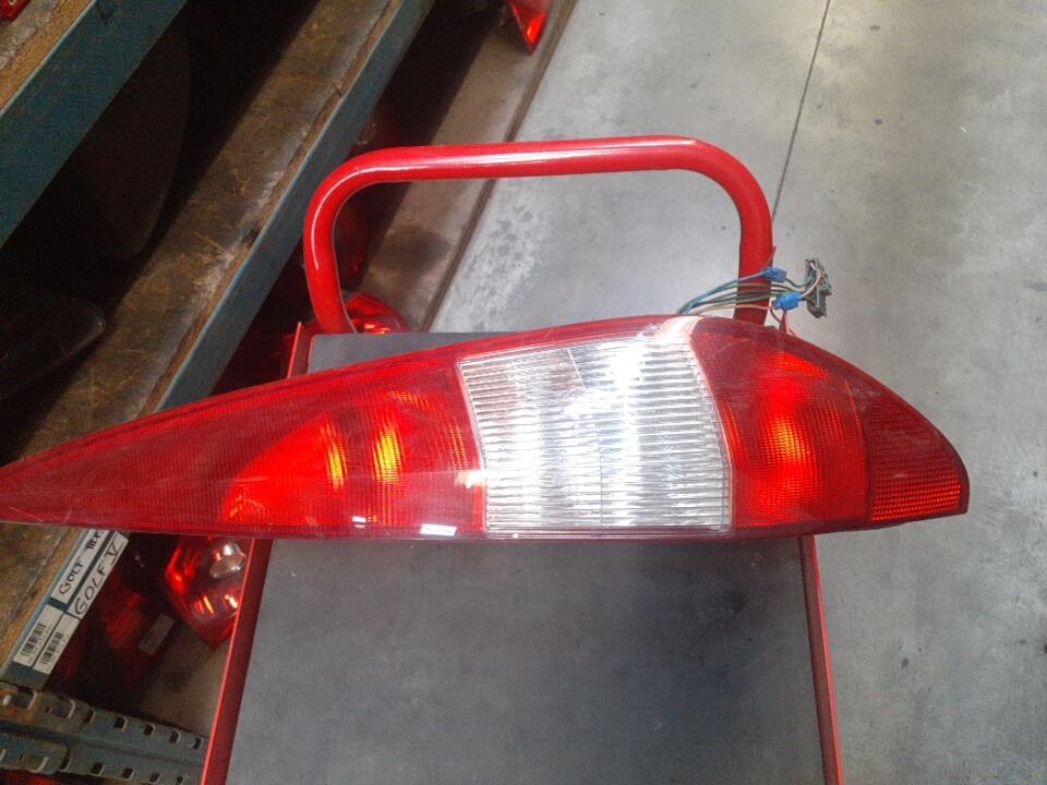 Fanale posteriore principale destro (luci) FORD MONDEO 2 BREAK Diésel - 1
