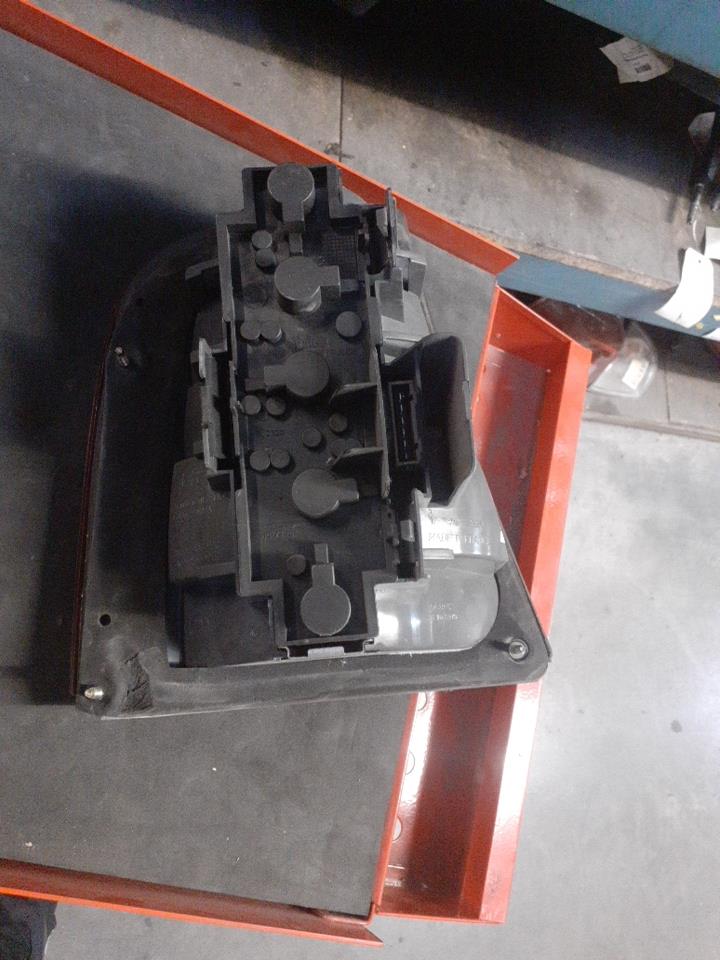 Fanale posteriore principale destro (luci) SKODA OCTAVIA 1 PHASE 1 Gasolina - 1