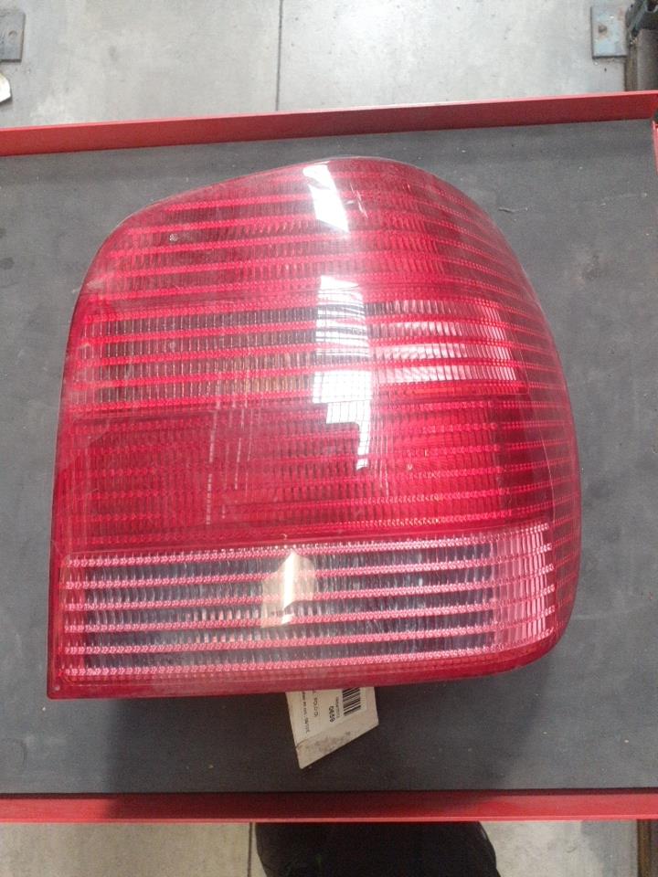 Fanale posteriore principale destro (luci) VOLKSWAGEN POLO 3 PHASE 2 Gasolina - 1