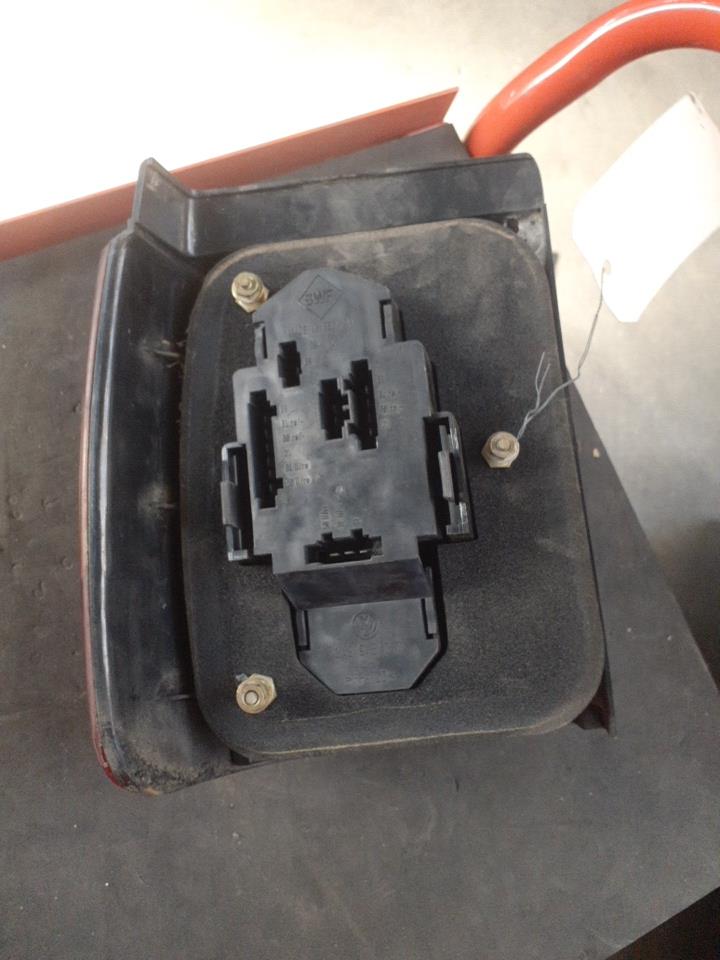 Fanale posteriore principale destro (luci) VOLKSWAGEN PASSAT 4 PHASE 1 Gasolina - 1