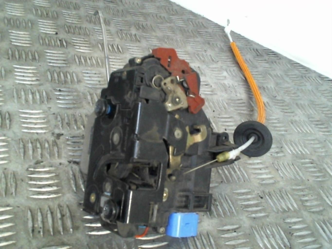 Serrure avant gauche AUDI A3 2 PHASE 1 Diesel - 1