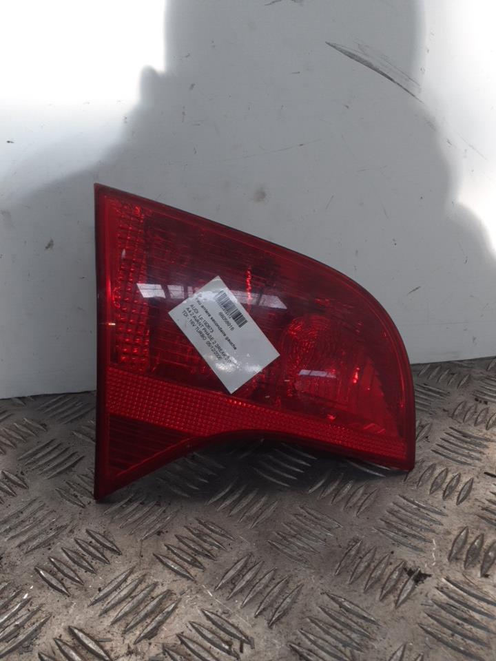 Feu arriere secondaire gauche (feux) AUDI A4 2 AVANT PHASE 2 BREAK Diesel - 1
