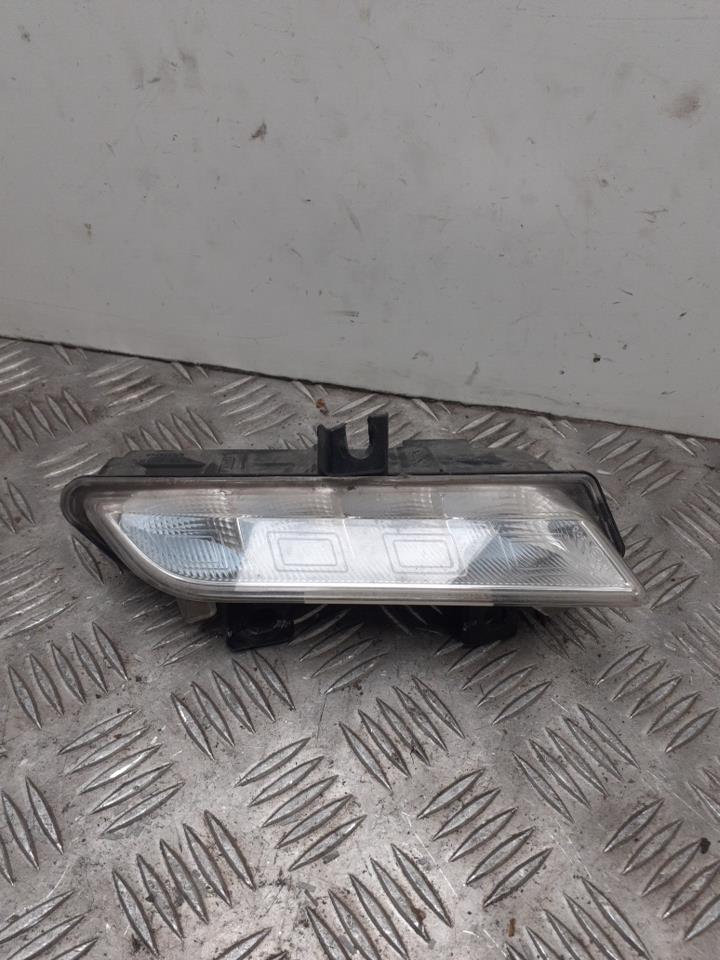 Feu diurne avant droit RENAULT CLIO 4 PHASE 1   Blanc Glacier (OV369)  - 1