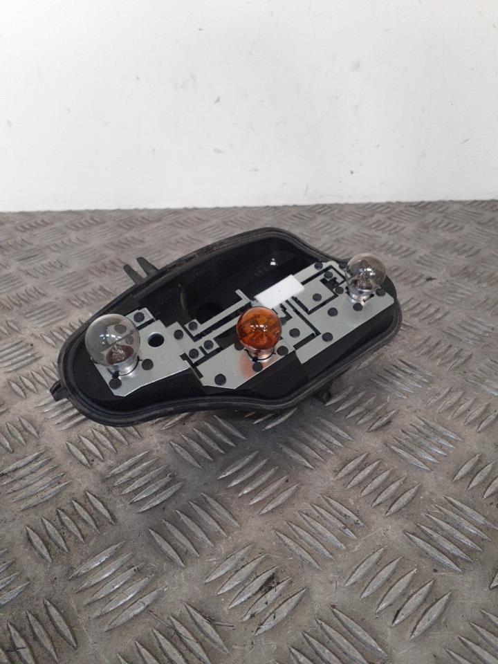Base portalampade fanale posteriore sinistro CITROEN C3 2 PHASE 2 Diésel - 1