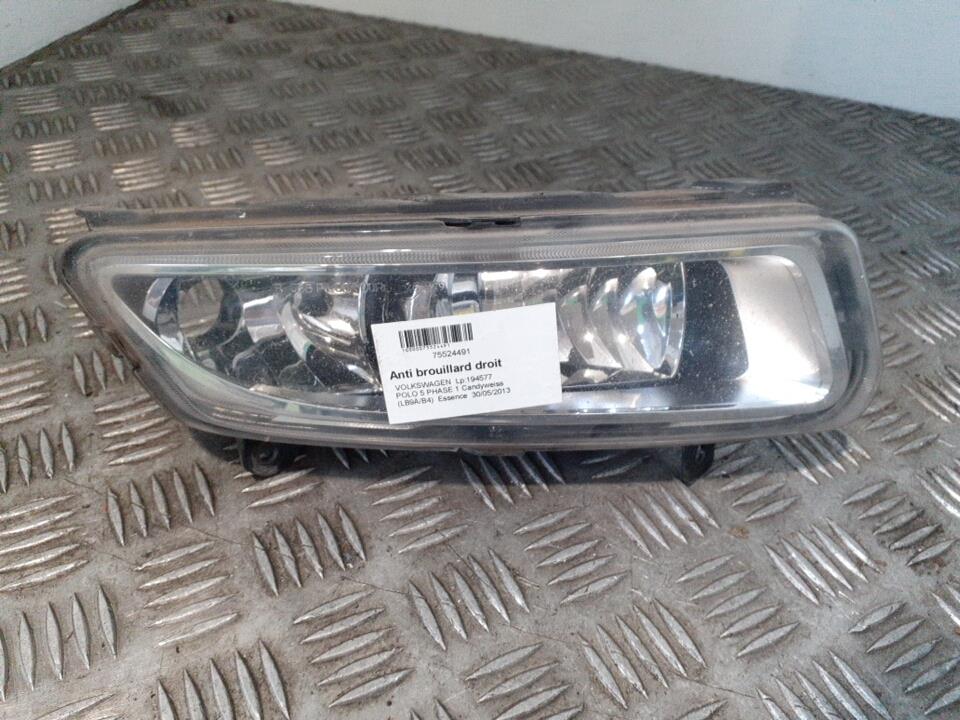 Fendinebbia destro (luci) VOLKSWAGEN POLO 5 PHASE 1 Candyweiss (LB9A/B4) Gasolina - 1