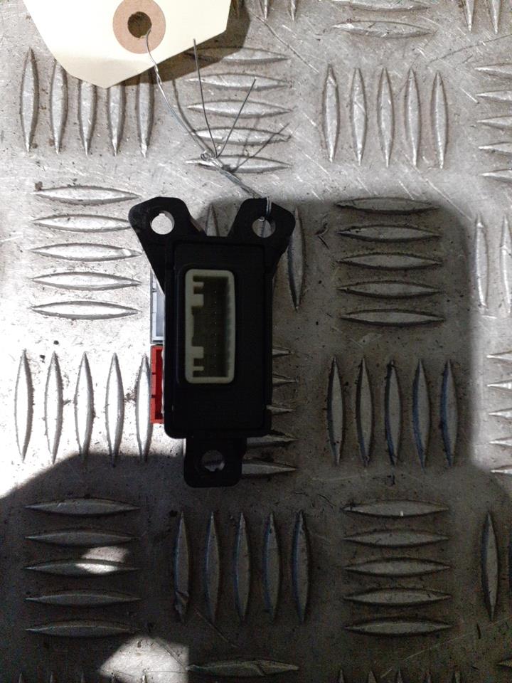 Bouton de warning HYUNDAI I 20 3 Essence - 1