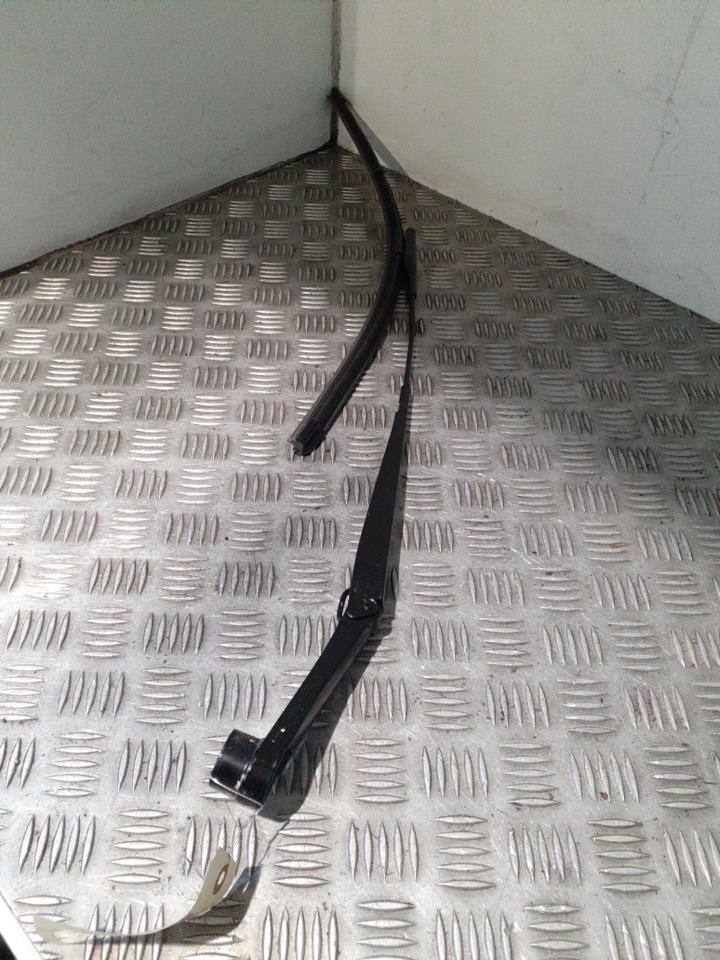 Braccio tergicristallo anteriore sinistro HYUNDAI I 20 3 Gasolina - 1