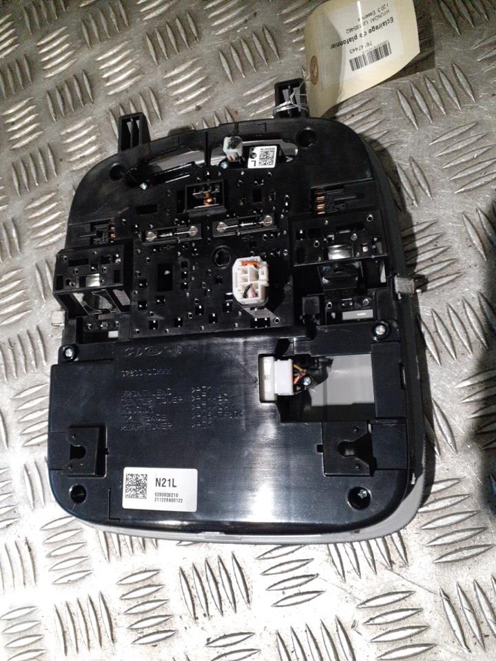 Eclairage de plafonnier HYUNDAI I 20 3 Essence - 1