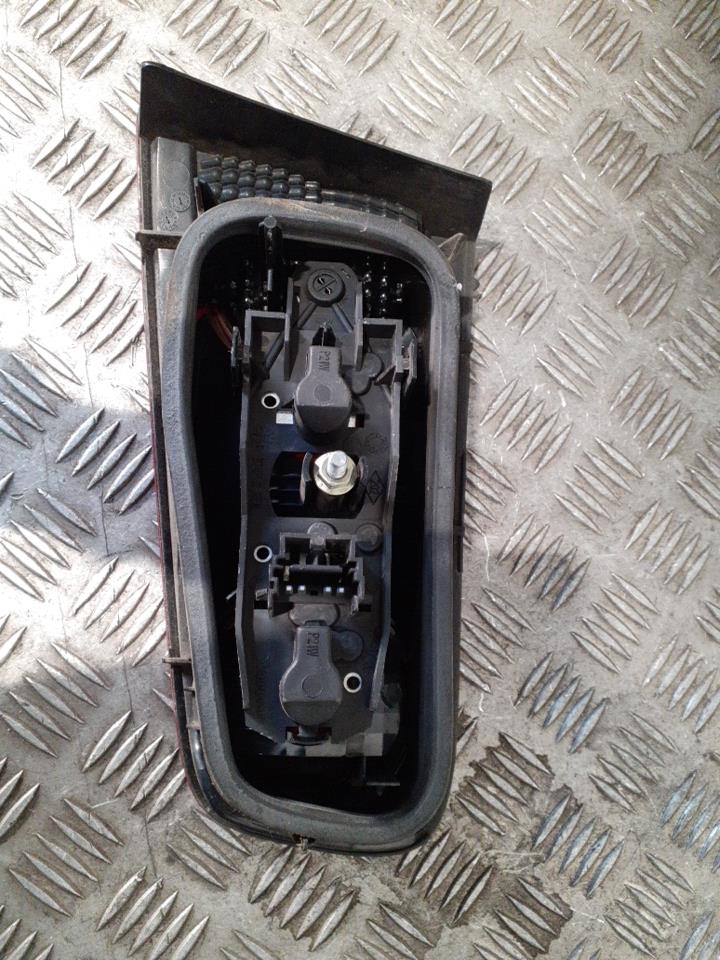 Feu arriere secondaire gauche (feux) RENAULT LAGUNA 2 PHASE 2   Gris Hologramme (NV603) Diesel - 1