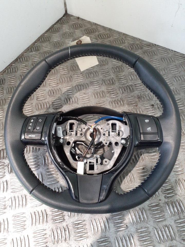 Volante TOYOTA YARIS 3 PHASE 3 Super White II (040) Gasolina - 1