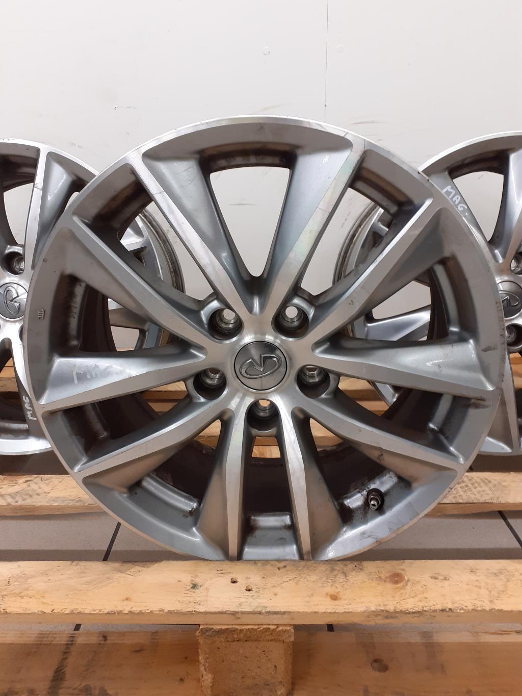 Jante INFINITI Q50 PHASE 1  - 1