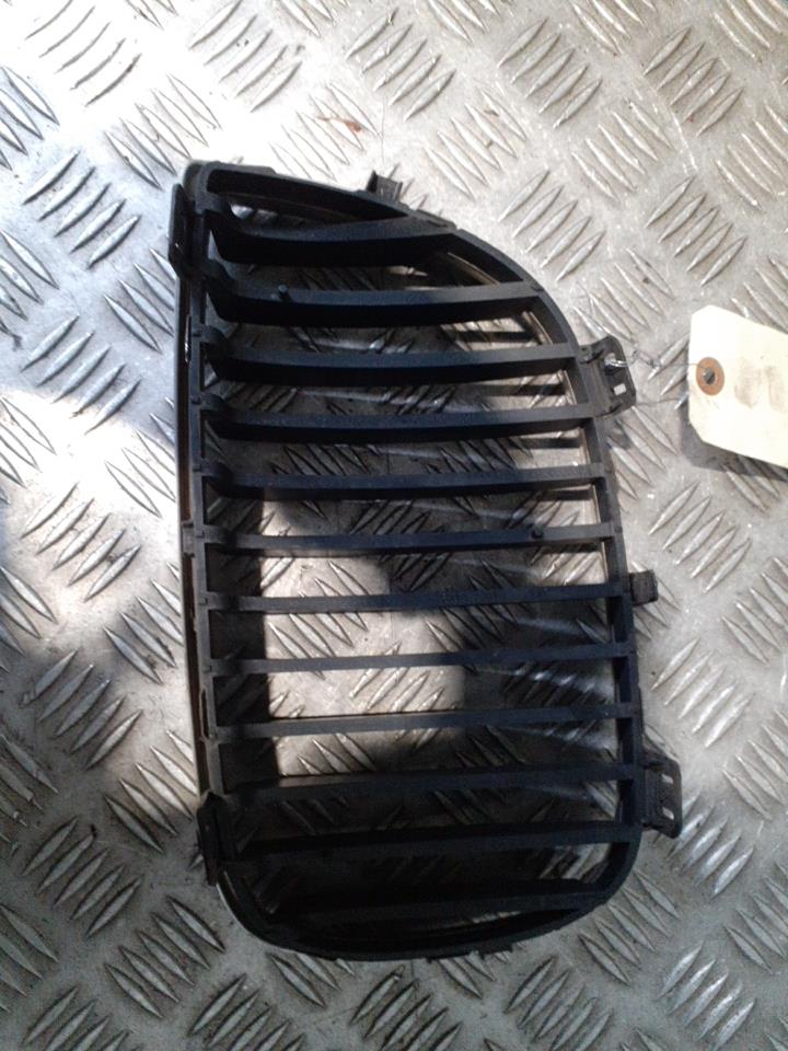 Calandre droite BMW SERIE 1 E87 PHASE 1 Graphite Metallic (A22) Diesel - 1
