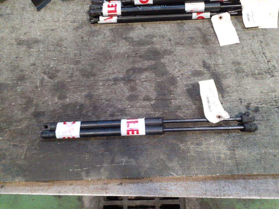 Verin de coffre SUZUKI SWIFT 3 Diesel - 1