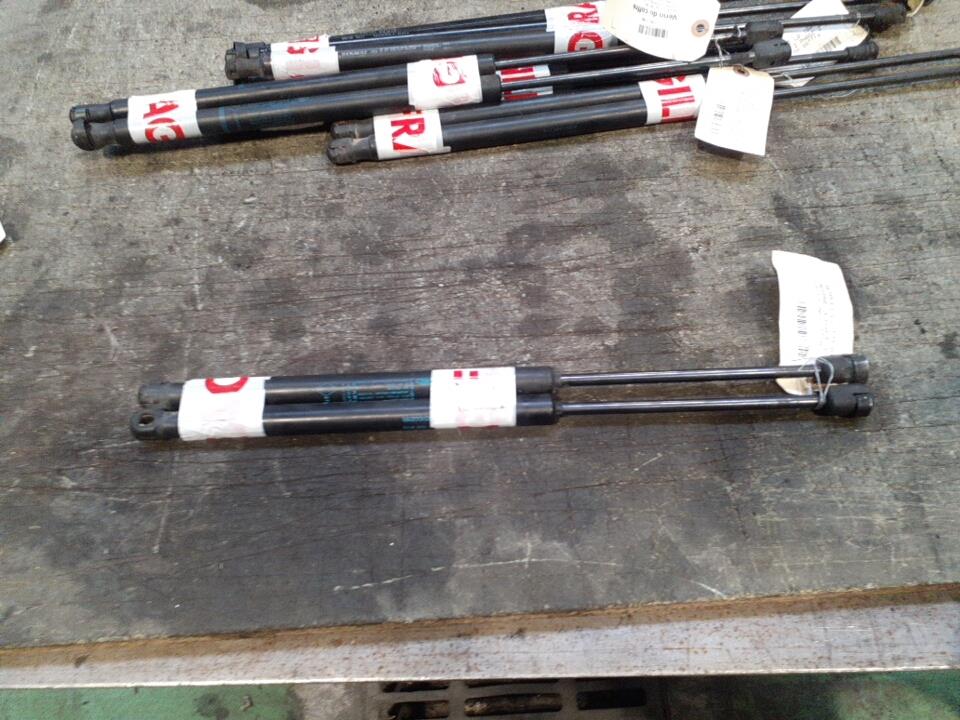 Verin de coffre RENAULT MEGANE 3 PHASE 1 Diesel - 1