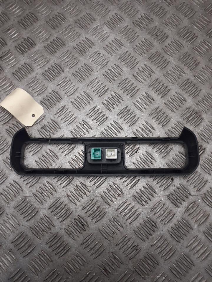 Bouton de warning CITROEN BERLINGO 3 M PHASE 1 Essence - 1