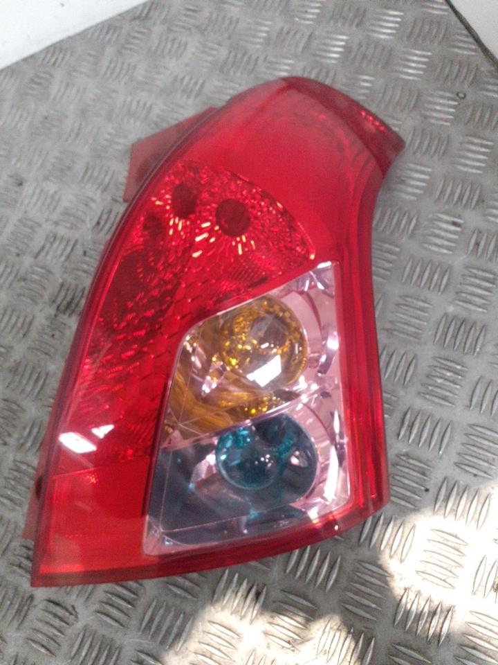 Fanale posteriore principale destro (luci) SUZUKI SWIFT 3 Gasolina - 1