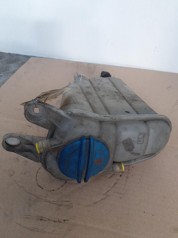 Vase d'expansion AUDI A4 3 PHASE 1 Diesel - 1