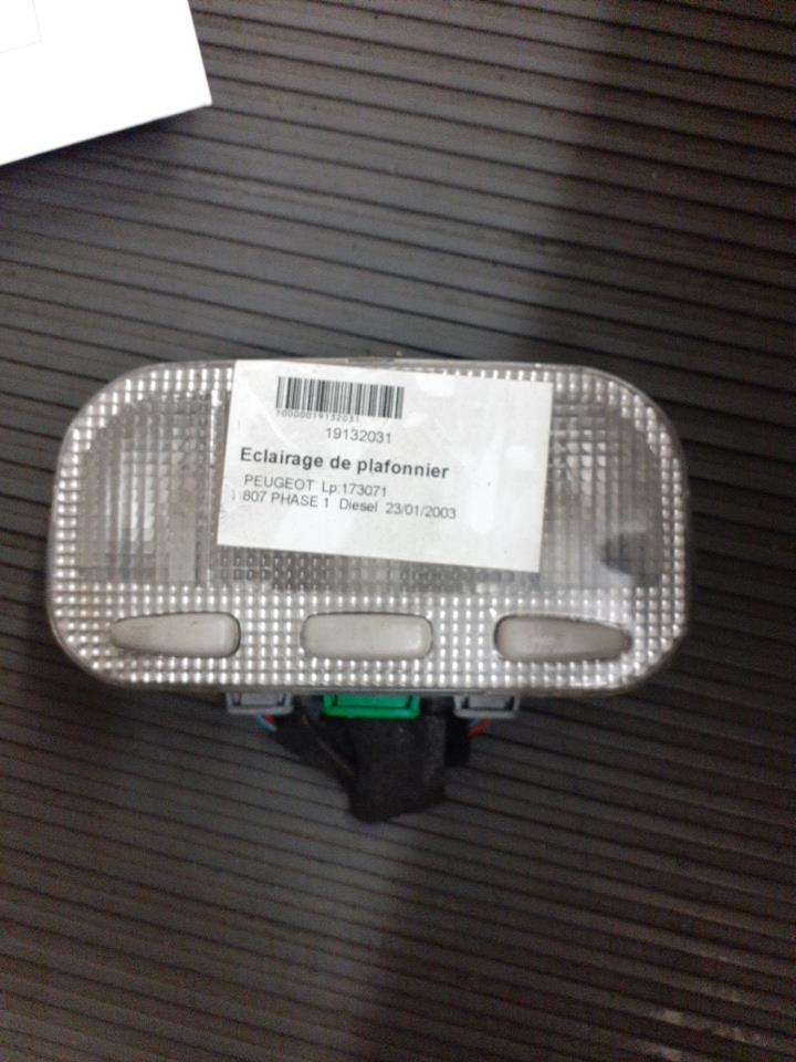 Eclairage de plafonnier PEUGEOT 807 Diesel - 1