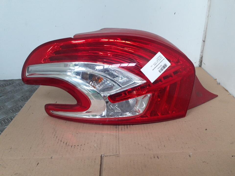 Fanale posteriore principale sinistro (luci) PEUGEOT 208 1 PHASE 1 Gasolina - 1