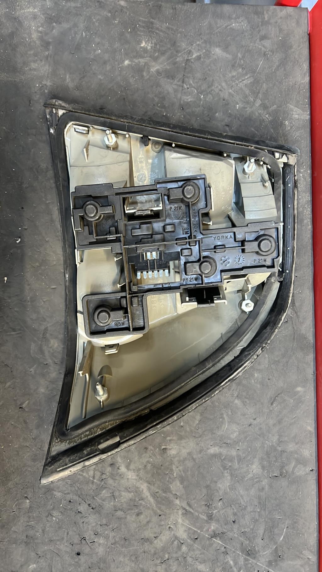 Fanale posteriore principale sinistro (luci) OPEL VECTRA B PHASE 2 Diésel - 1