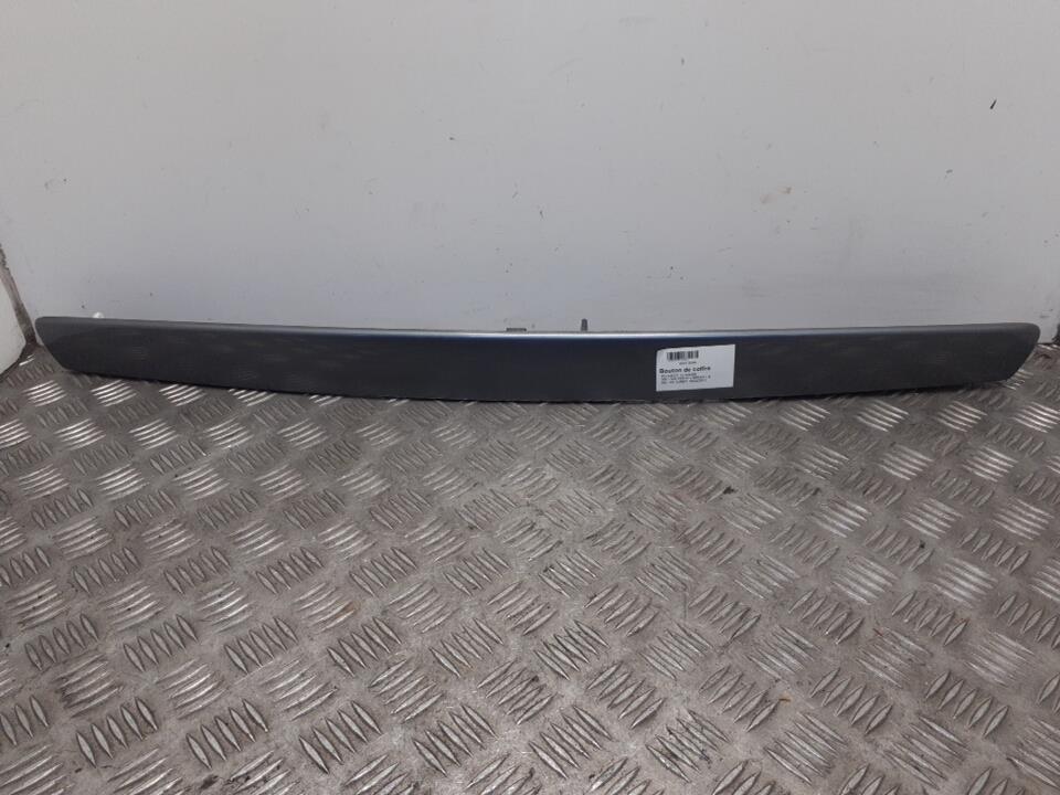 Pulsante del bagagliaio PEUGEOT 308 1 SW PHASE 2 BREAK  Gris Thorium (KTH/9H)  - 1