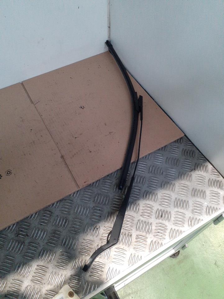 Braccio tergicristallo anteriore sinistro PEUGEOT 2008 1  - 1