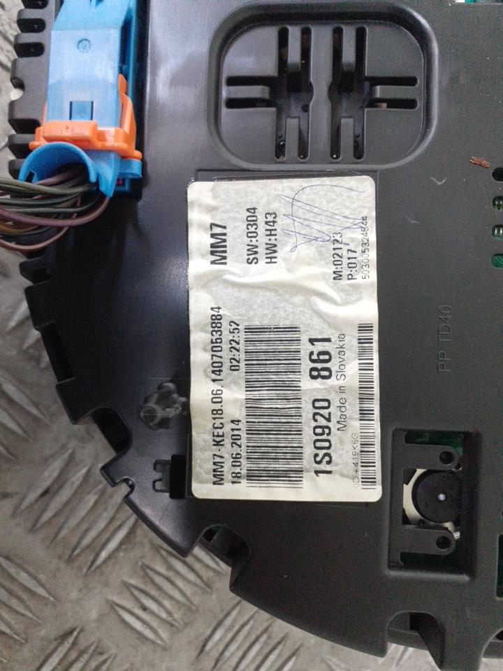 Compteur VOLKSWAGEN UP PHASE 1  Blanc Candyweiss (LB9A/B4)  - 1