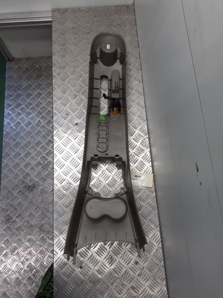 Console central (interieur plastique) RENAULT CLIO 3 PHASE 1 Diesel - 1