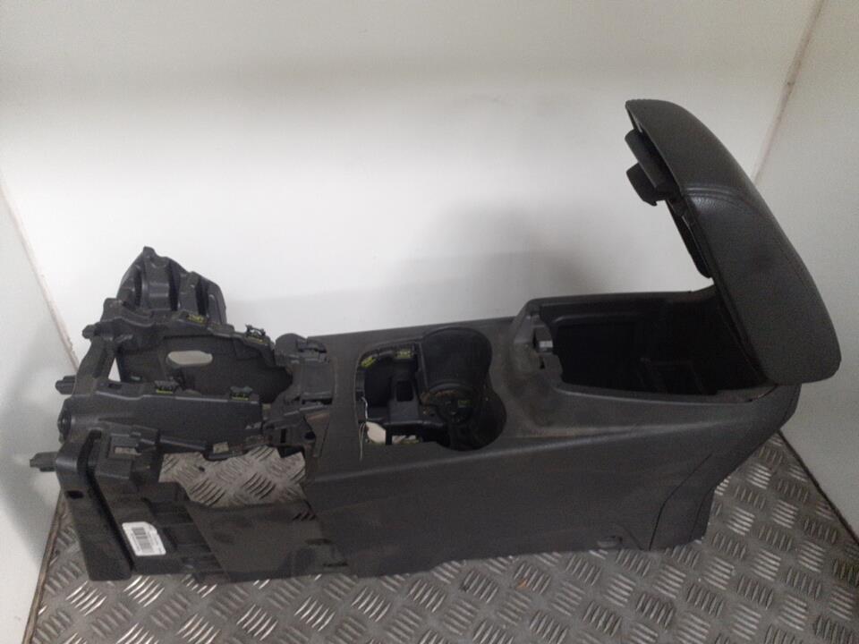 Accoudoir FORD FOCUS 3 PHASE 1 Diesel - 1