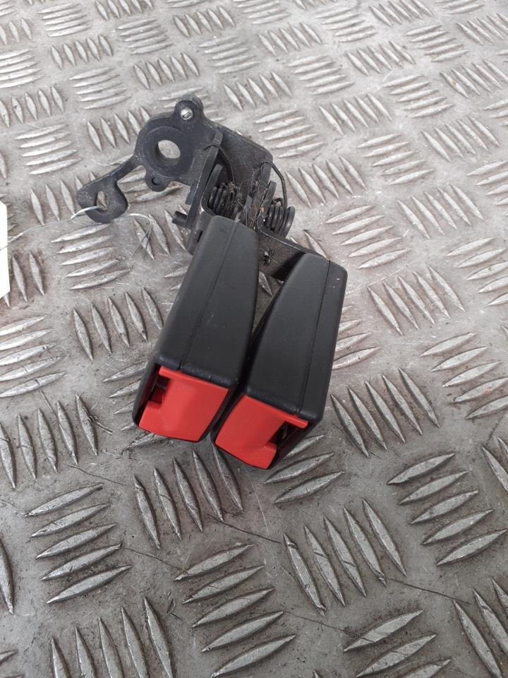 Aggancio cintura sicurezza posteriore sinistro SEAT LEON 3 PHASE 1   Blanco Candy  (LB9A/B4) Diésel - 1