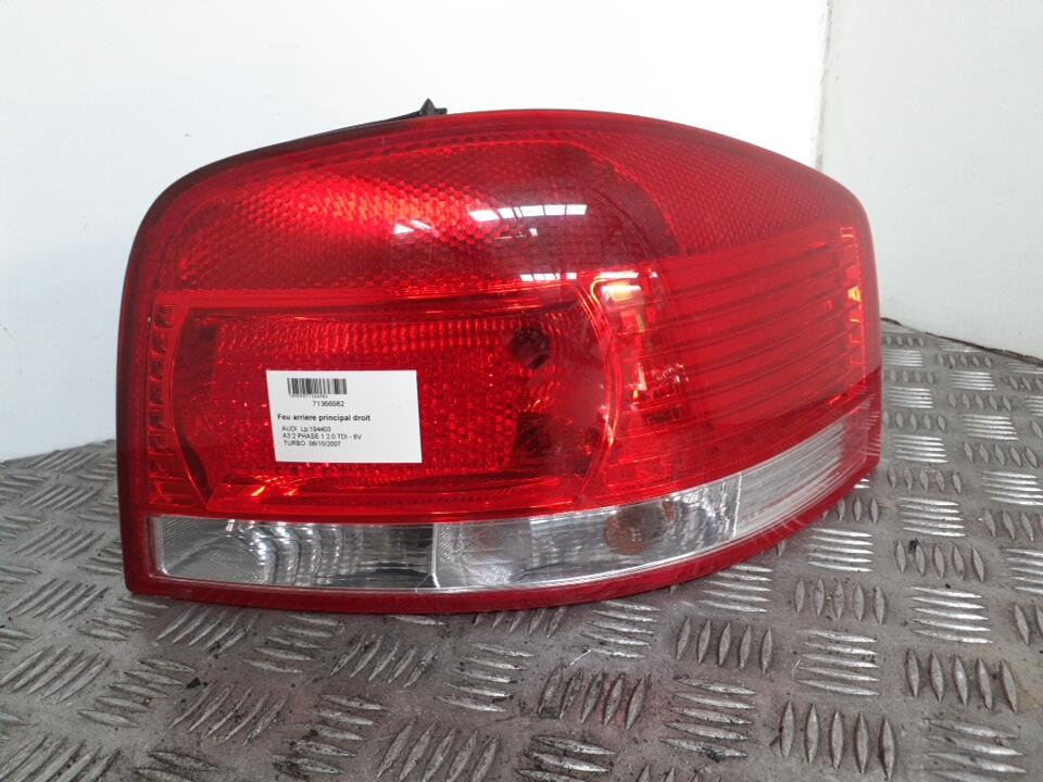 Fanale posteriore principale destro (luci) AUDI A3 2 PHASE 1   Phantom Schwarz (LZ9Y/L8) Diésel - 1