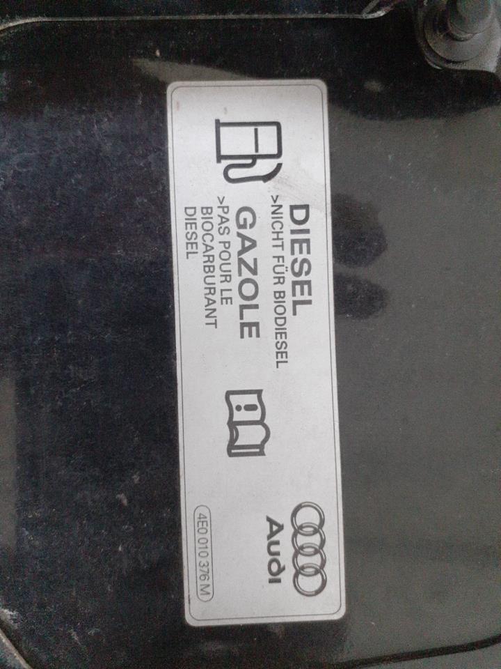Trappe d'essence AUDI A4 2 PHASE 2  (Black Sapphire) (20R/2HU/GBG) Diesel - 1