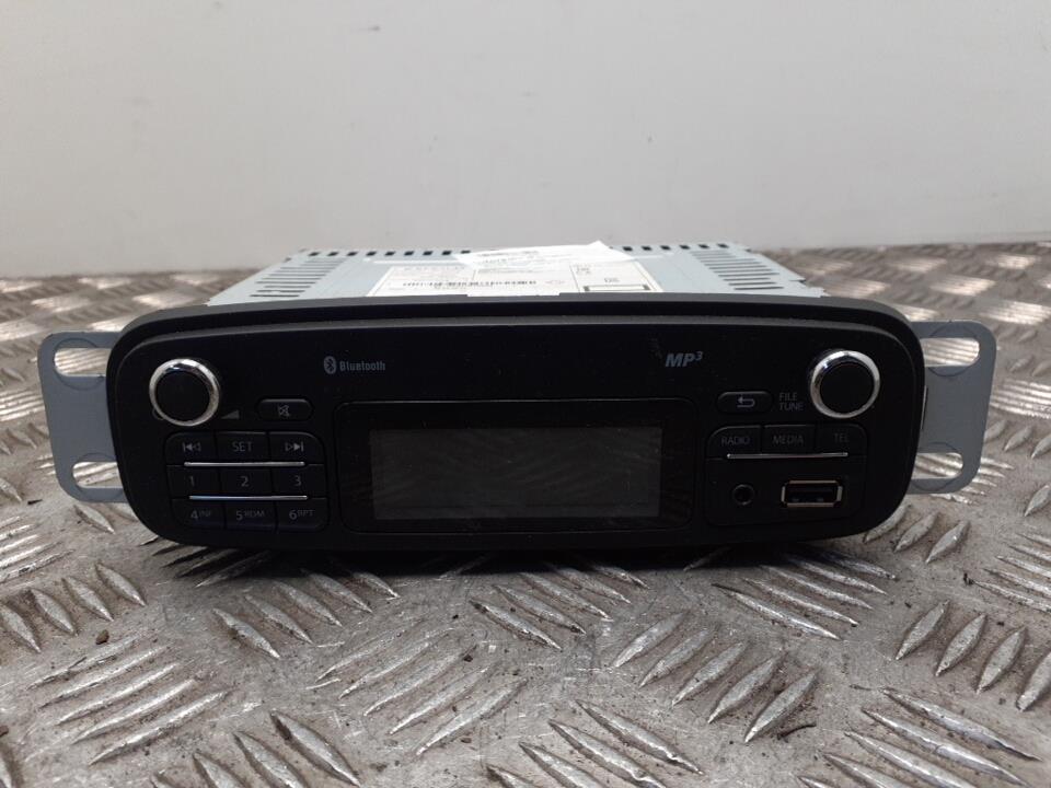 Autoradio originale RENAULT CLIO 4 PHASE 1   Blanc Glacier (OV369) Diésel - 1