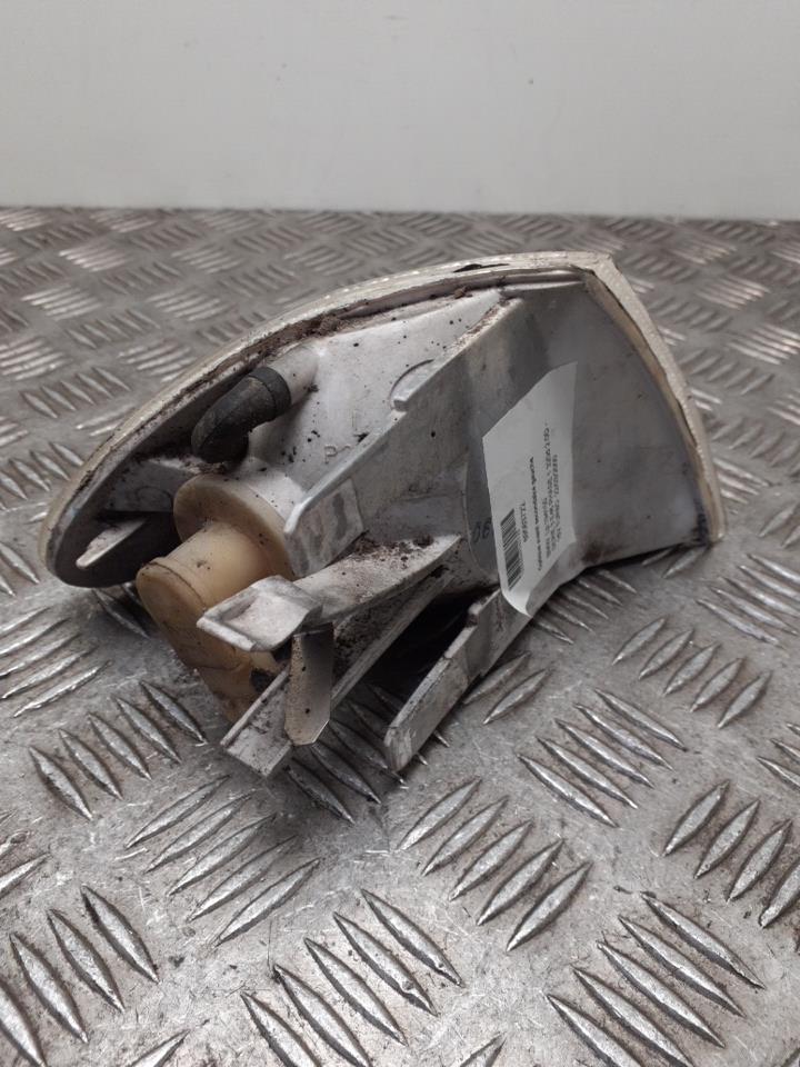 Optique avant secondaire gauche (feux)(clignotant) BMW SERIE 3 E46 PHASE 1 Diesel - 1