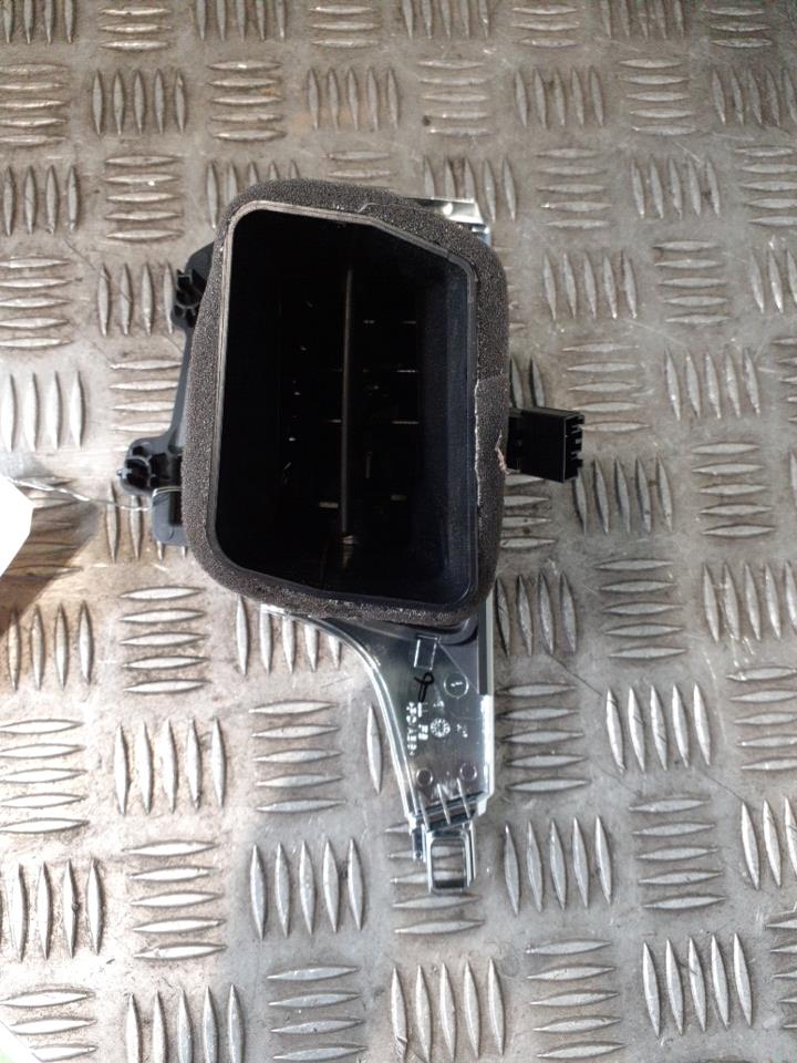 Bocchetta aerazione cruscotto anteriore sinistra AUDI A6 4 AVANT PHASE 2 BREAK Diésel - 1