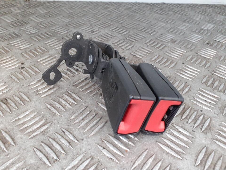Aggancio cintura sicurezza posteriore sinistro VOLKSWAGEN GOLF 7 PHASE 1 Diésel - 1